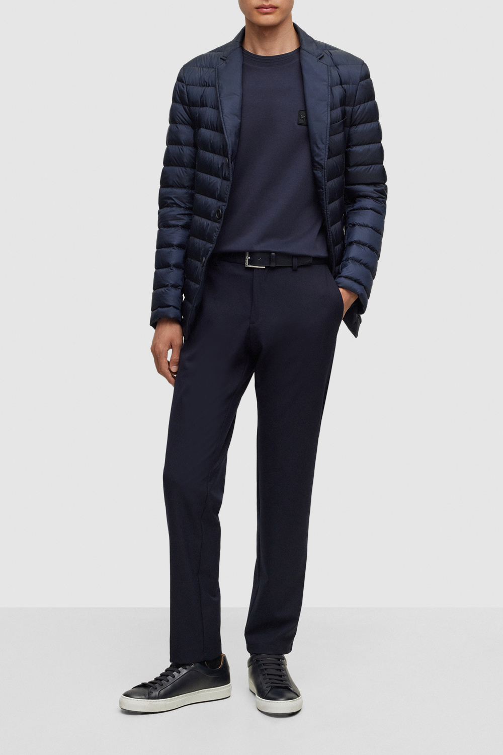 תמונת כל הלוק של חולצת טי מכותנה